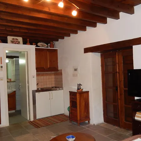 Niki's House