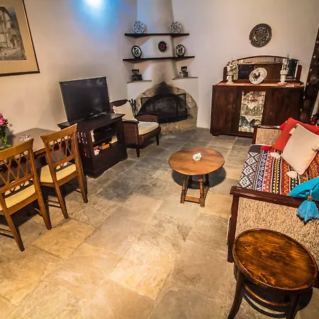 Daire Niki's House Limasol