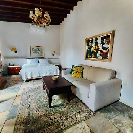 Niki's House
