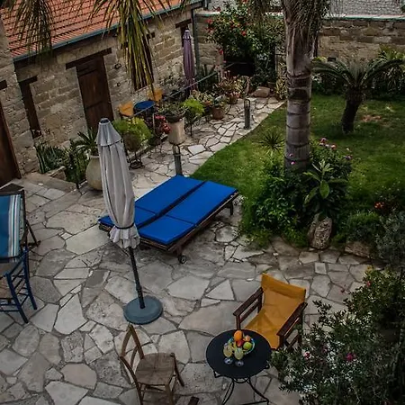 Niki's House