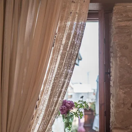 尼可之家酒店 *